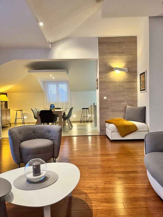 Sky - Beautiful Rooftop Apartment With Shared Pool Split Exterior foto