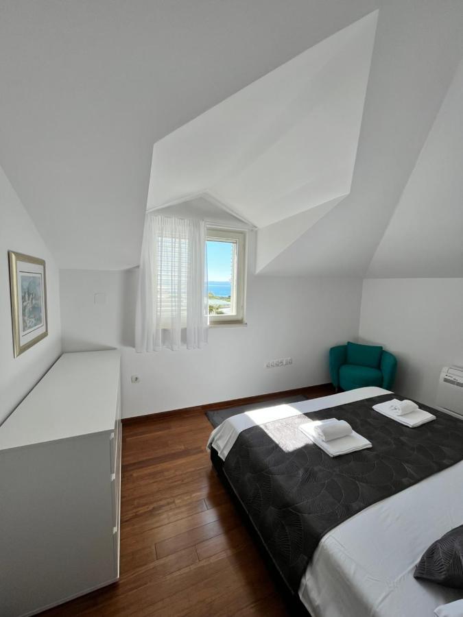 Sky - Beautiful Rooftop Apartment With Shared Pool Split Exterior foto